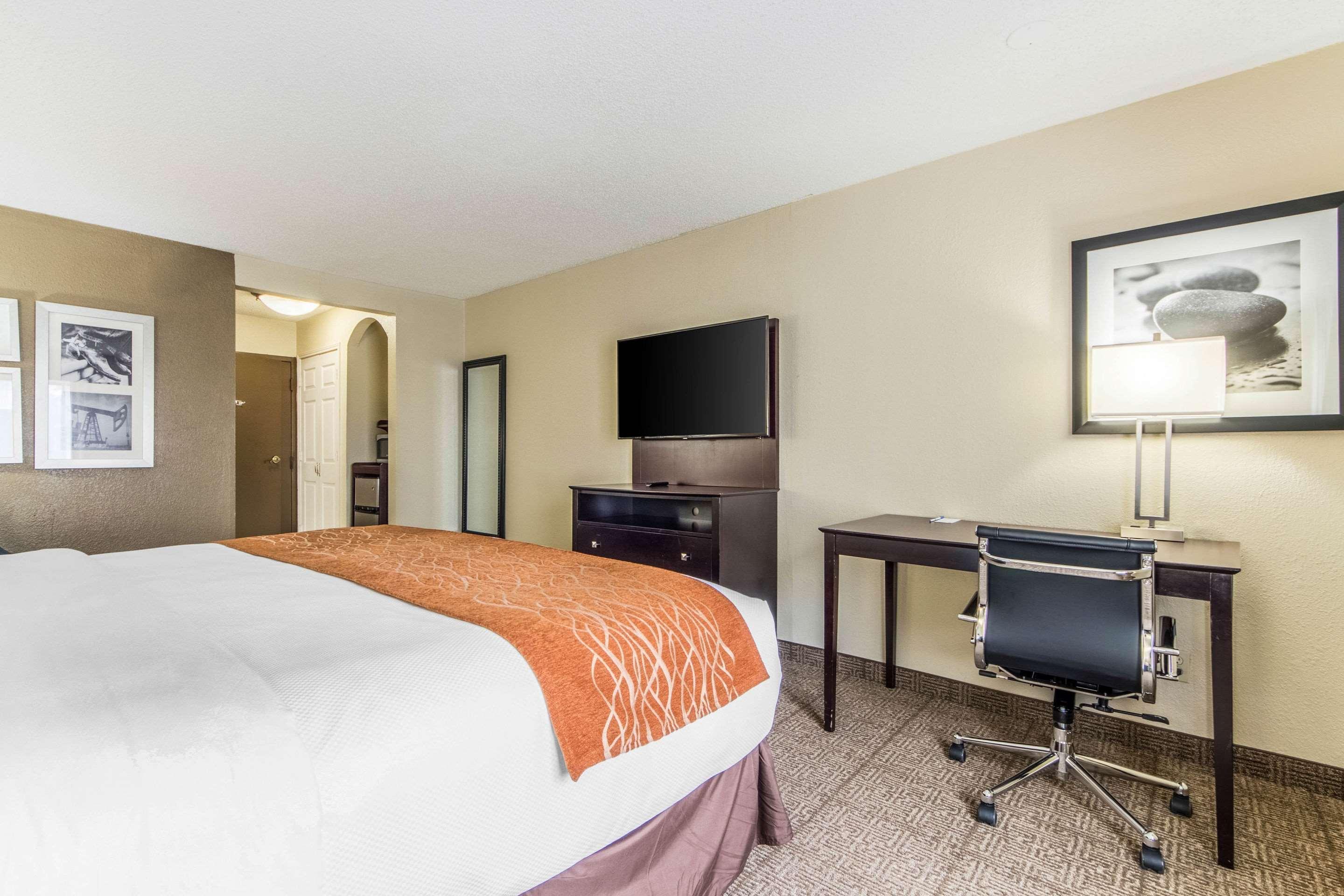 Comfort Inn Dallas Park Central Exterior photo