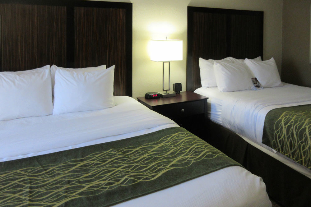 Comfort Inn Dallas Park Central Exterior photo