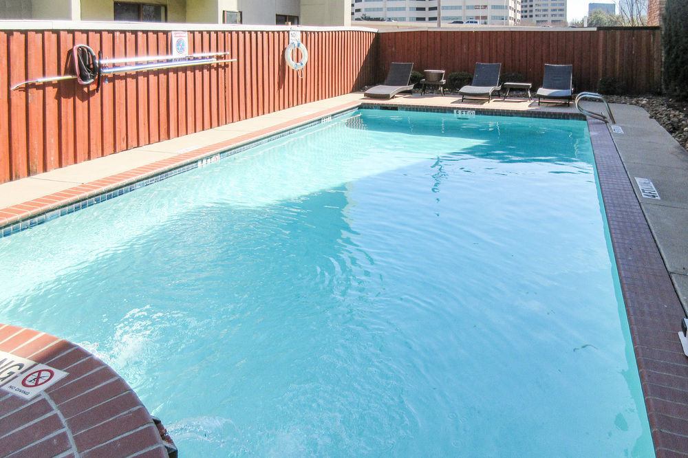 Comfort Inn Dallas Park Central Exterior photo
