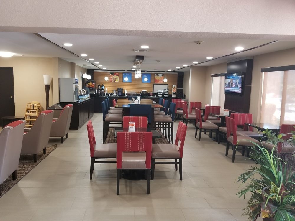 Comfort Inn Dallas Park Central Exterior photo