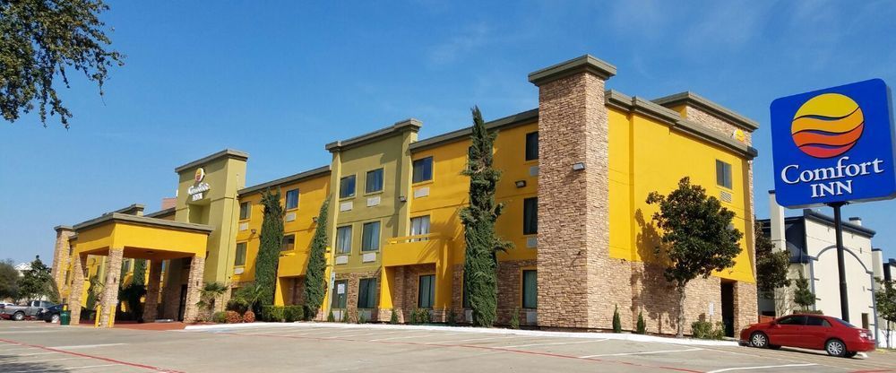 Comfort Inn Dallas Park Central Exterior photo